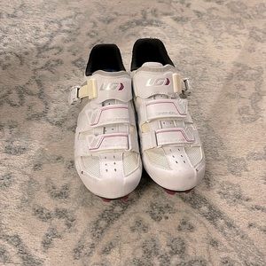 Louis garneau cycling shoes with delta cleats